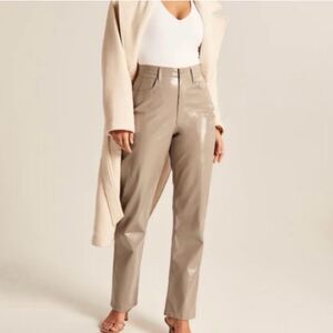 Abercrombie & Fitch Curve Love 90s Straight Ultra High Rise Faux Leather Size 26